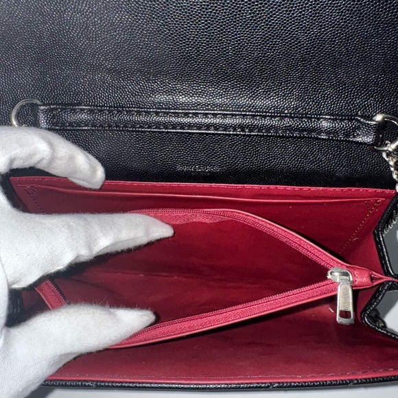 Yves Saint Laurent Black Quilted Leather Chain Bag - Picture 4 of 6